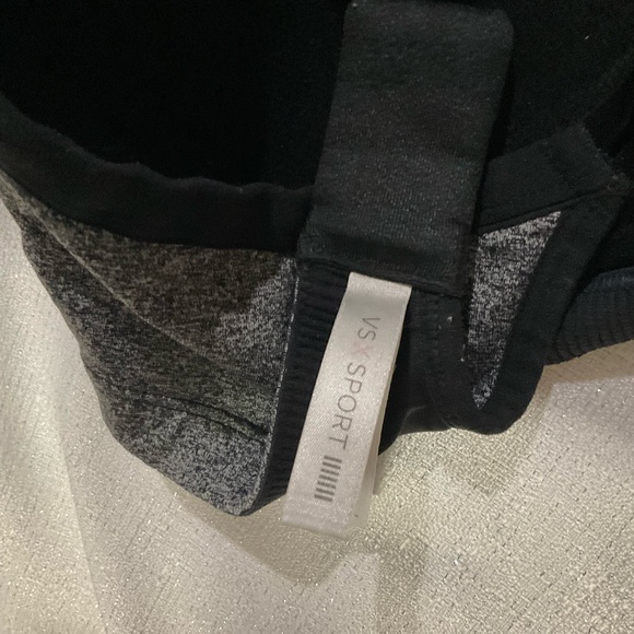Victoria’s Secret’s Sport Wired Gray Strappy Bra - Picture 3 of 4